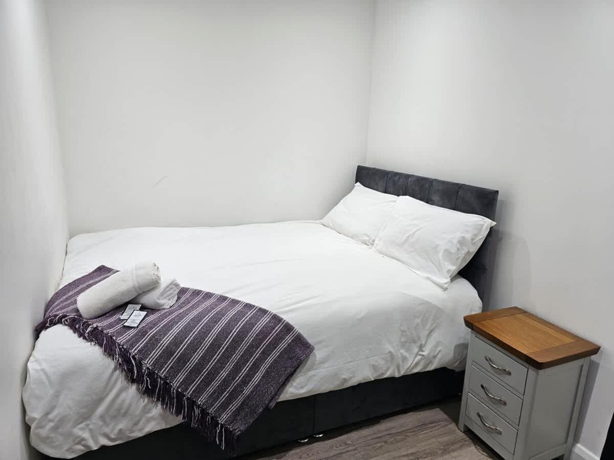 2 Bedroom Centre With Terrace Belfast