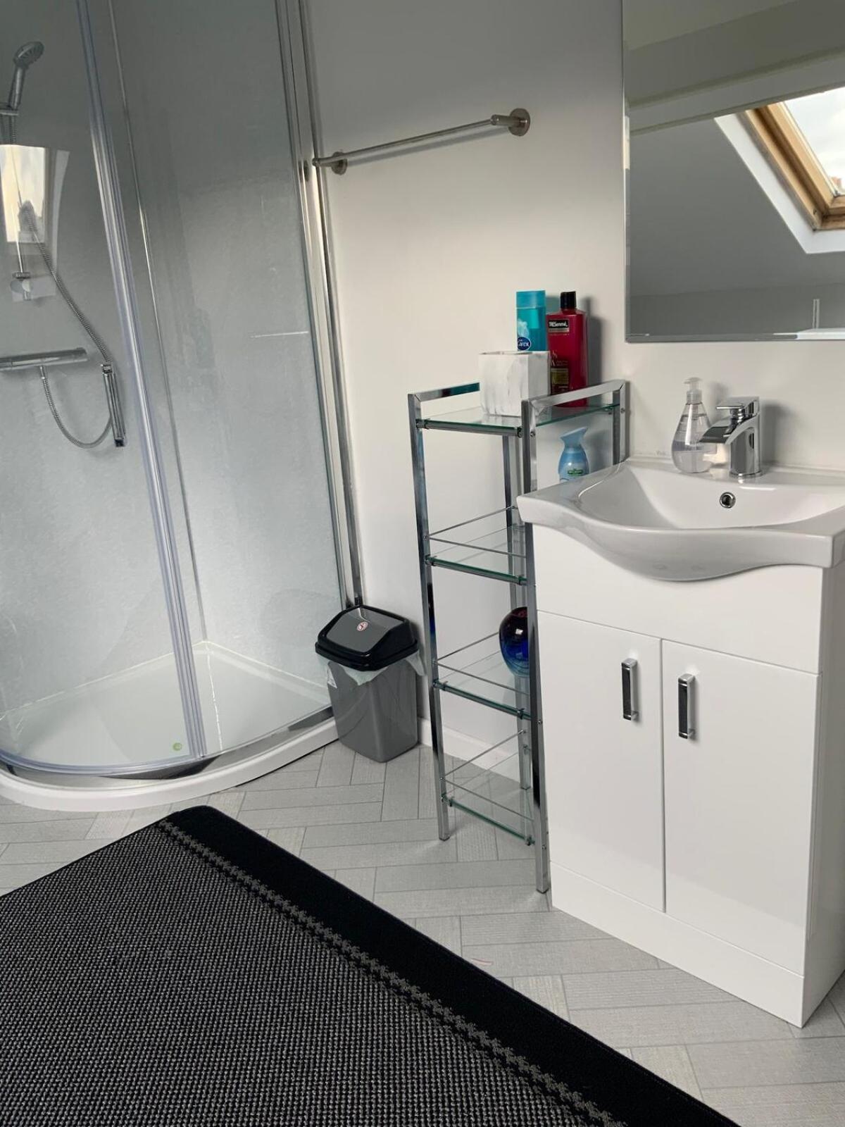 2br Retreat - Near Queens *