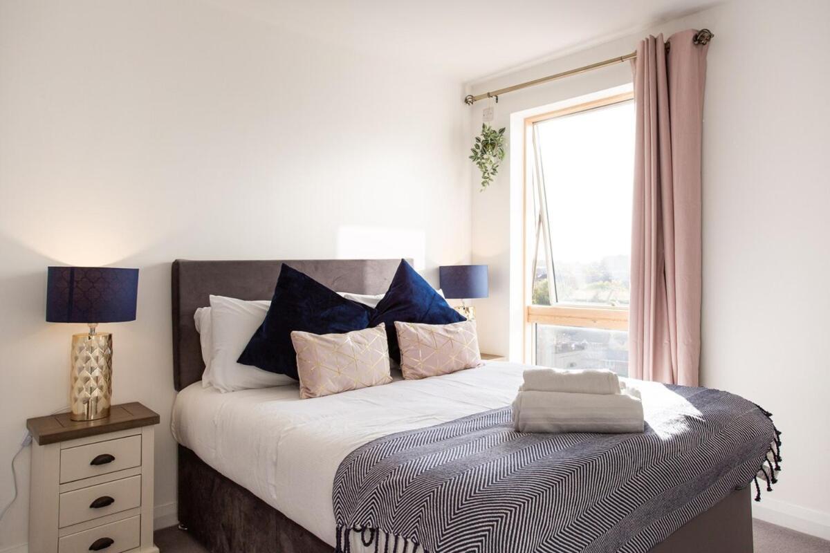 Apartment Bright & Stylish, Sleeps 6, Centre