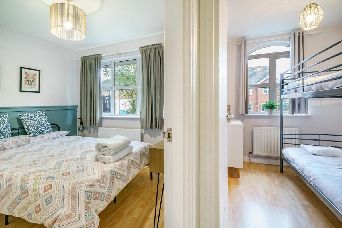 Stunning 4 Bedroom House Holiday home *