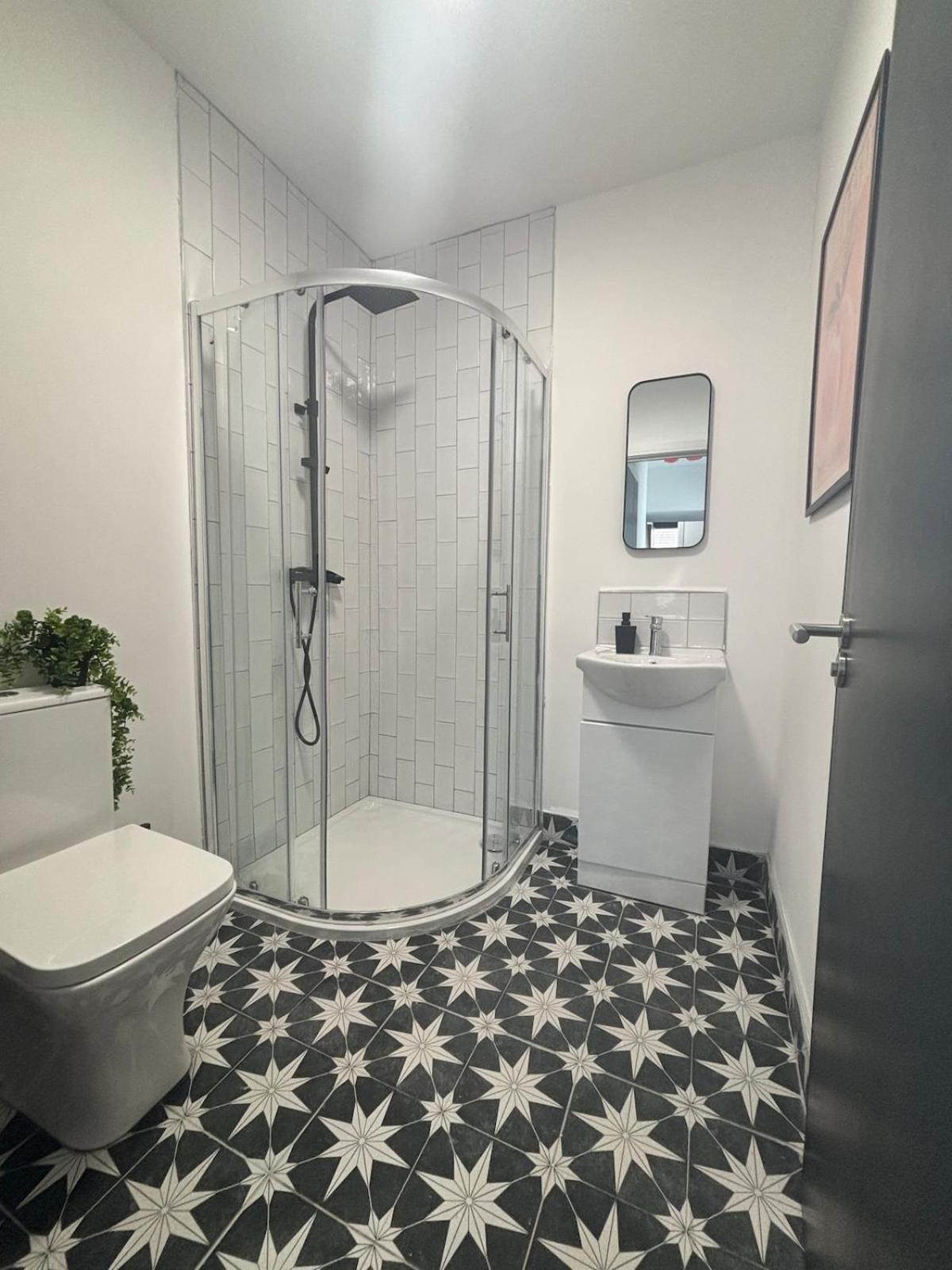 From - Cityside 4 Bed * Belfast