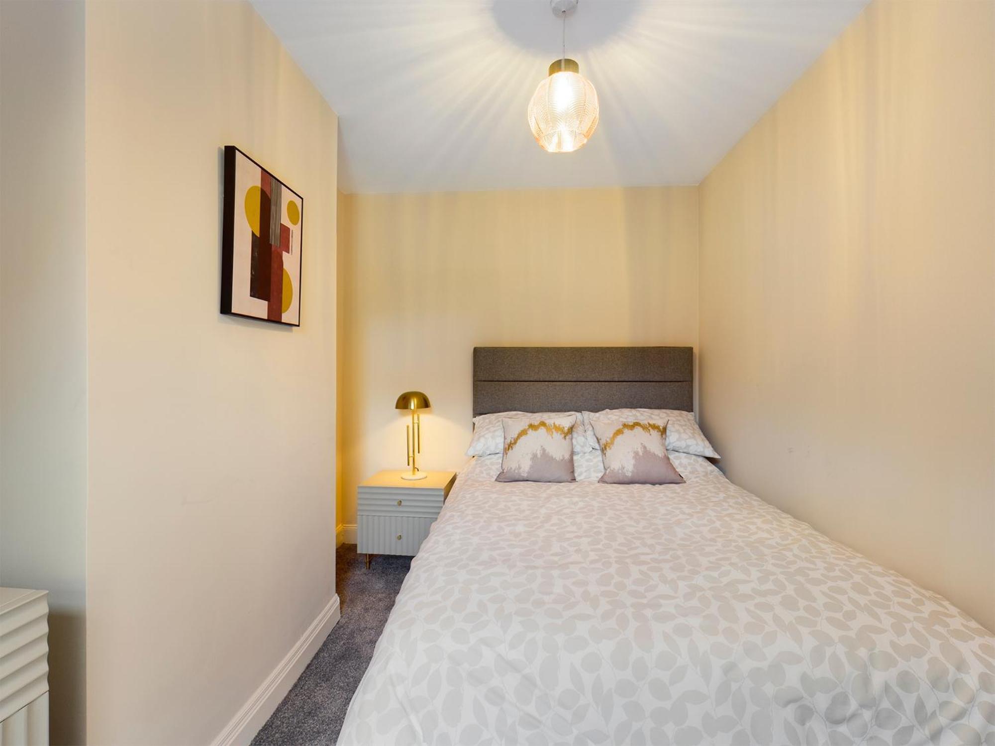 It's Broadway Baby! Great House Close To Centre Holiday home Belfast