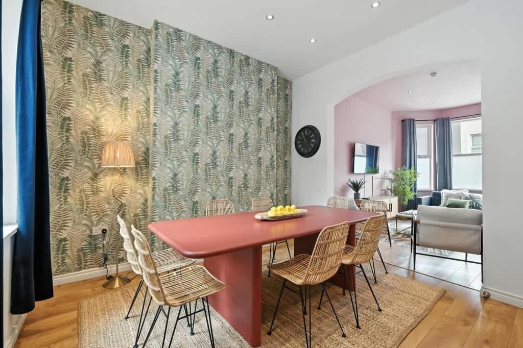 Apartment - Queen's *