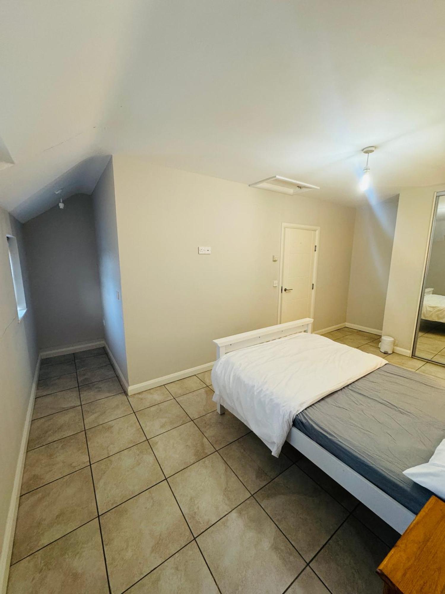 Large Near Centre Homestay