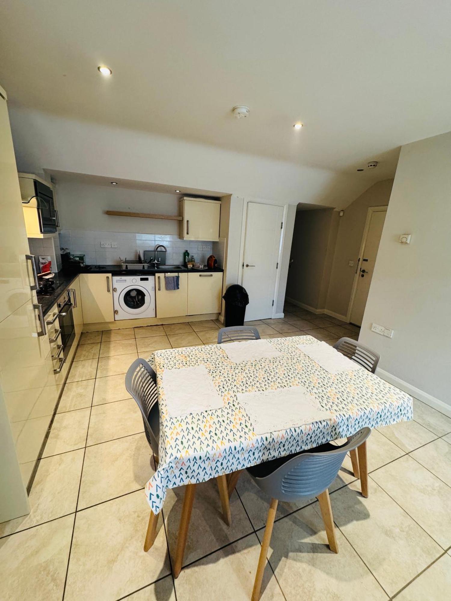 Large Near Centre Homestay