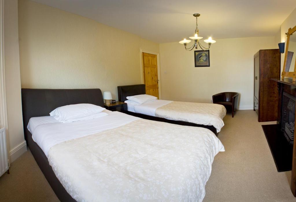 Guest house Somerton House Only