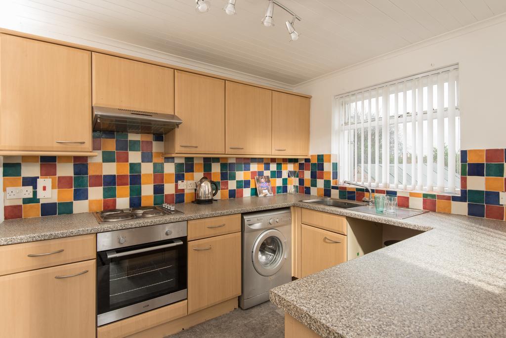19 Lansdowne Park *