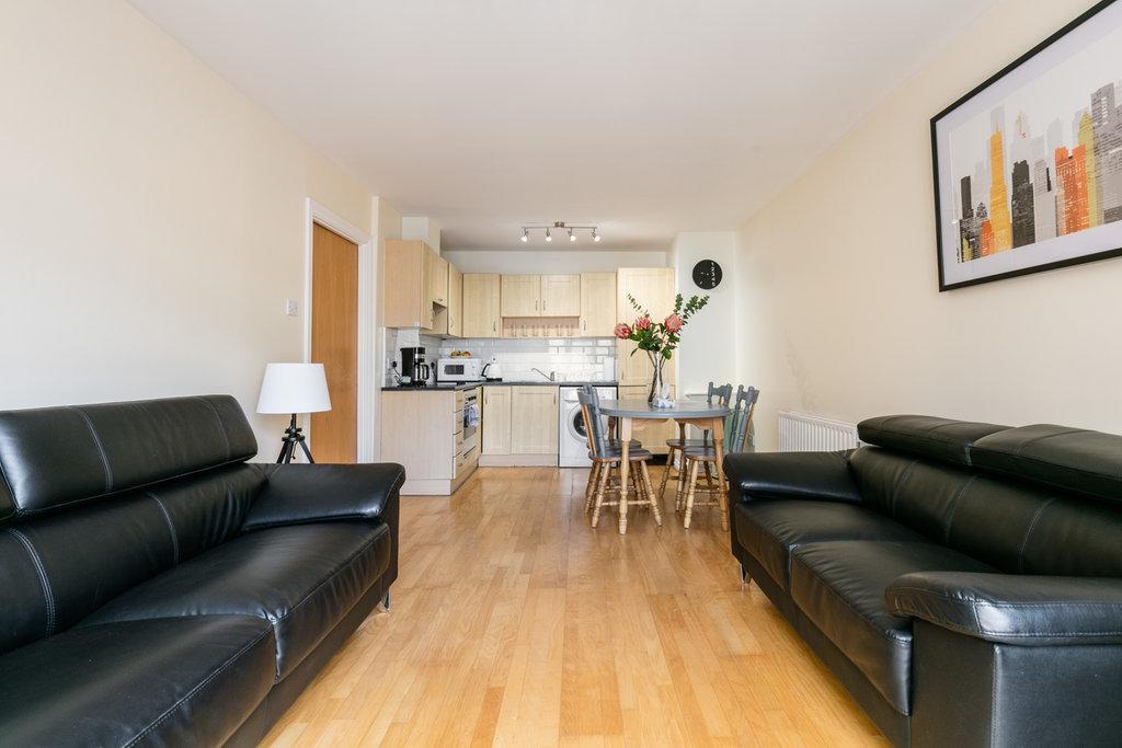 Centre Serviced Apartment *