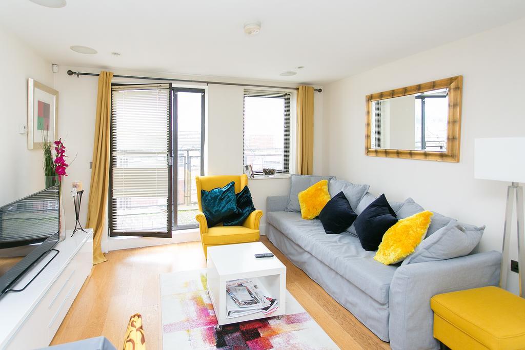 Custom House - Block 1 Apartment