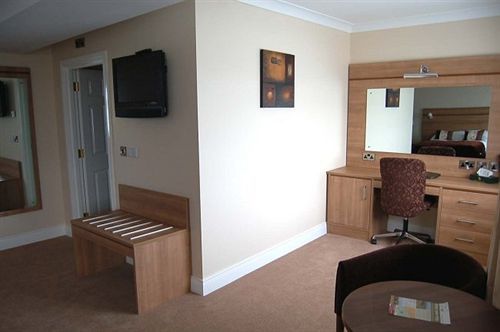 Ivanhoe And Hotel