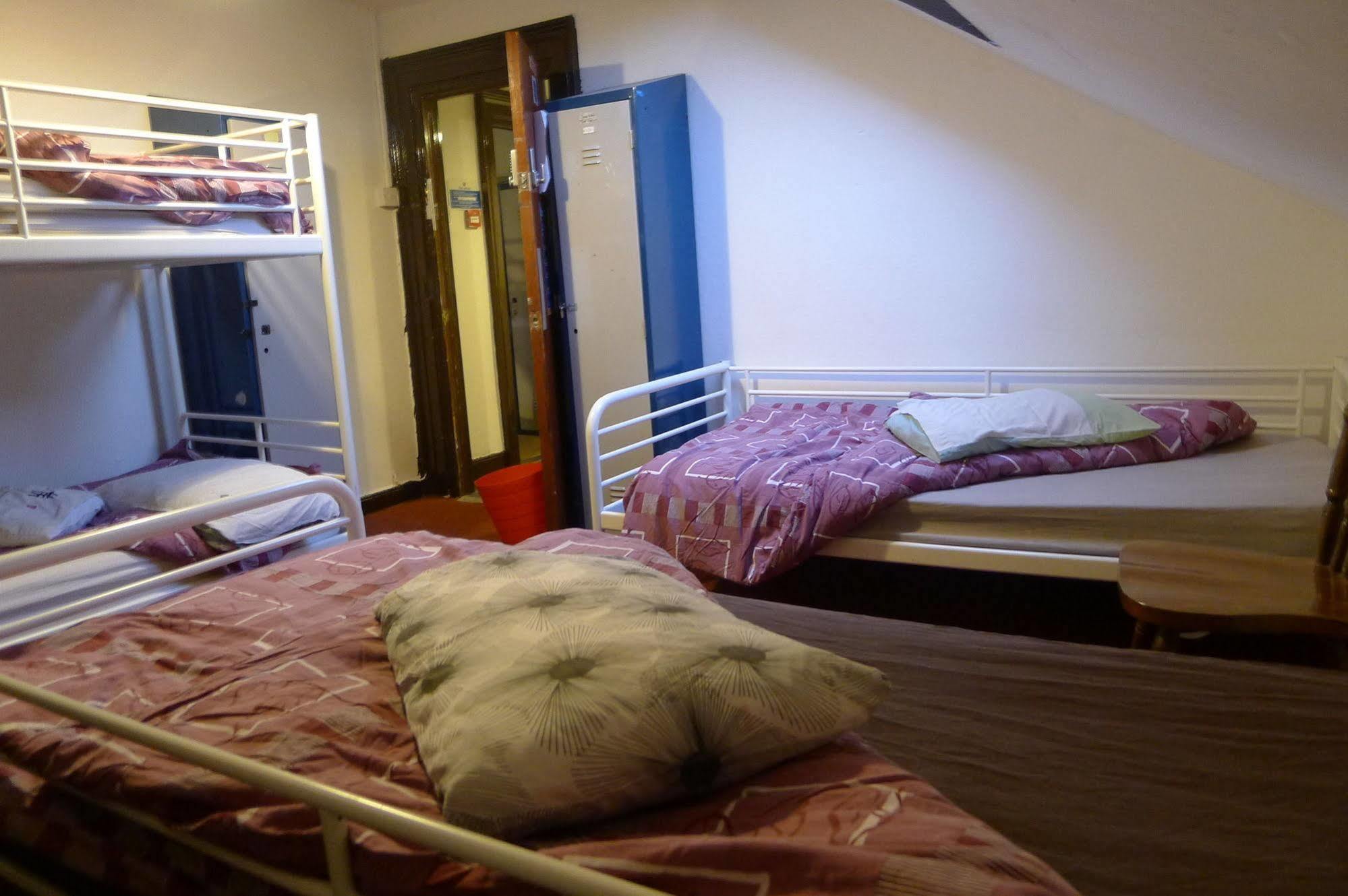 Lagan Backpackers Hostel *