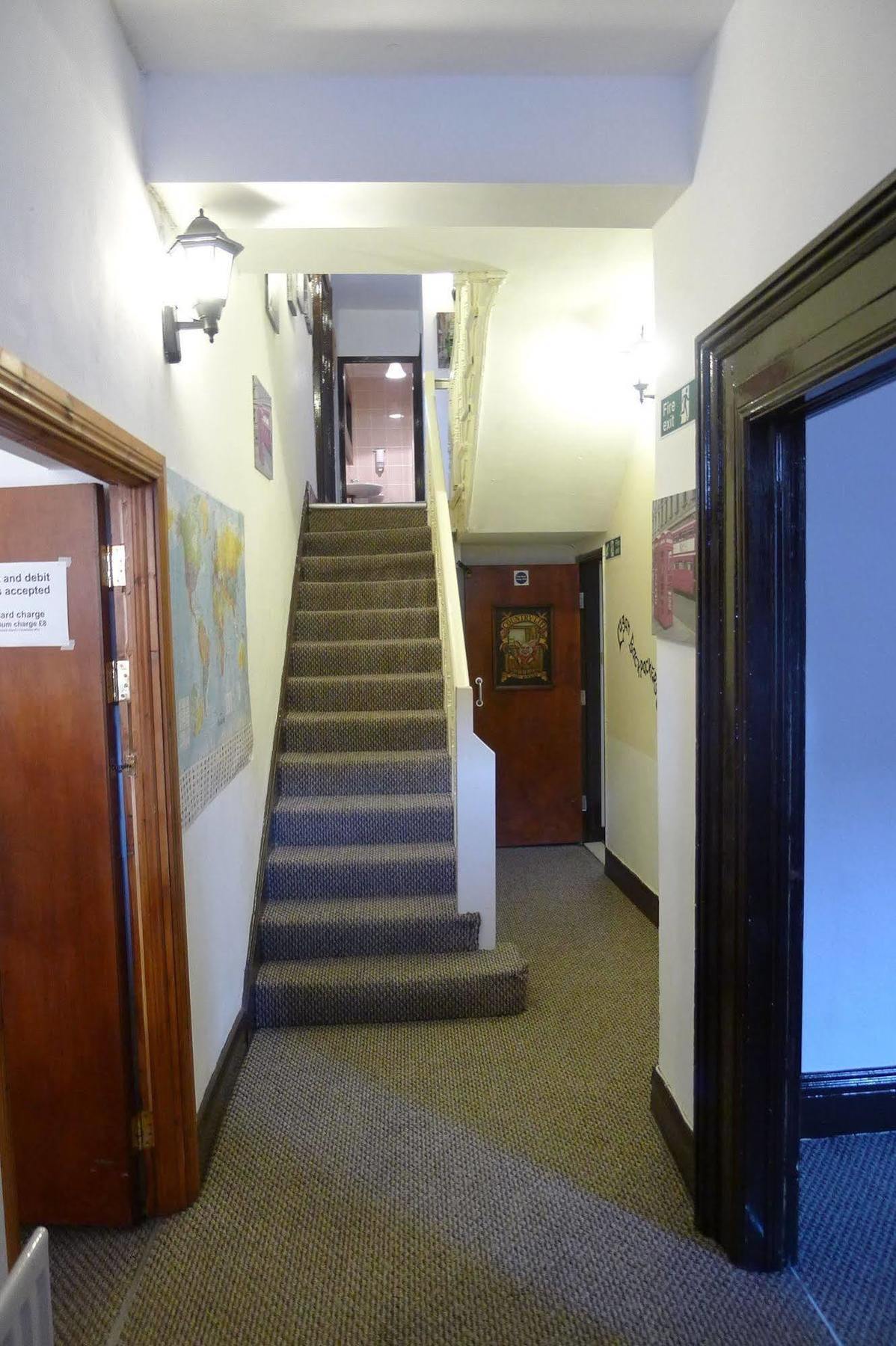 Lagan Backpackers Hostel *