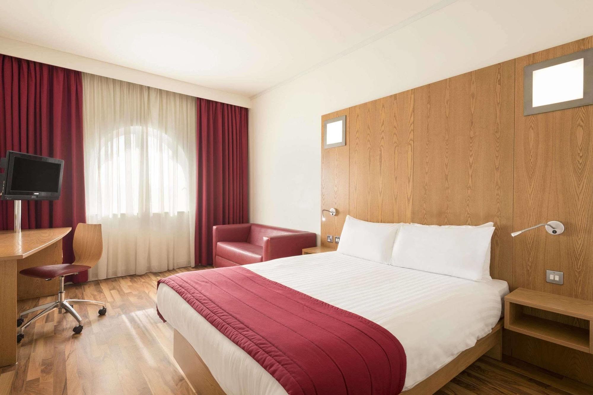 Ramada By Wyndham 3*