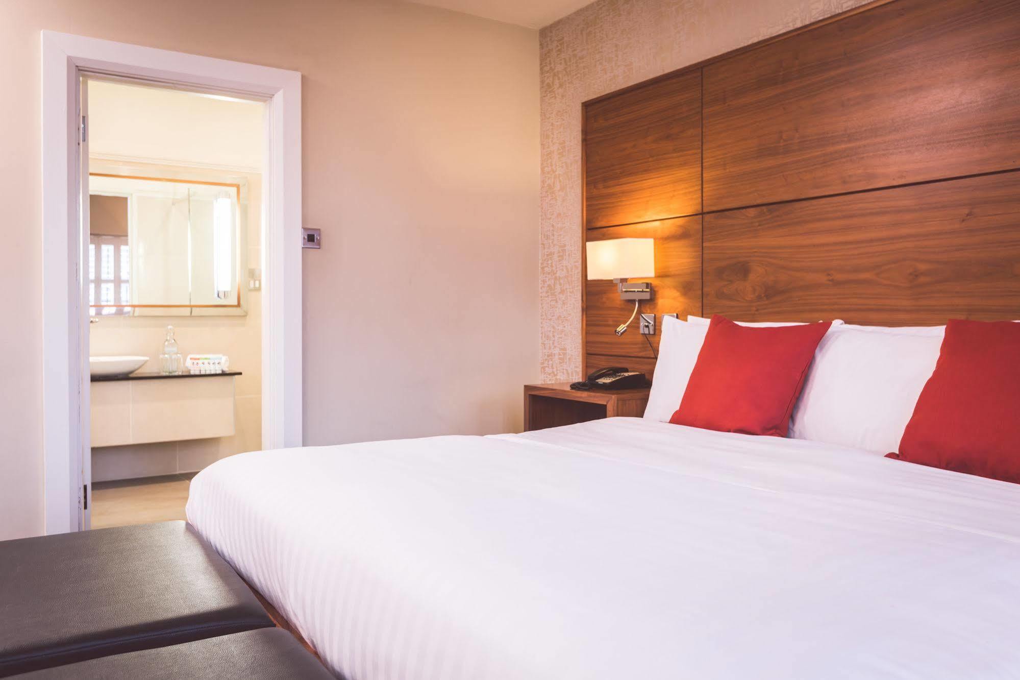 Hotel Dukes At Queens Belfast