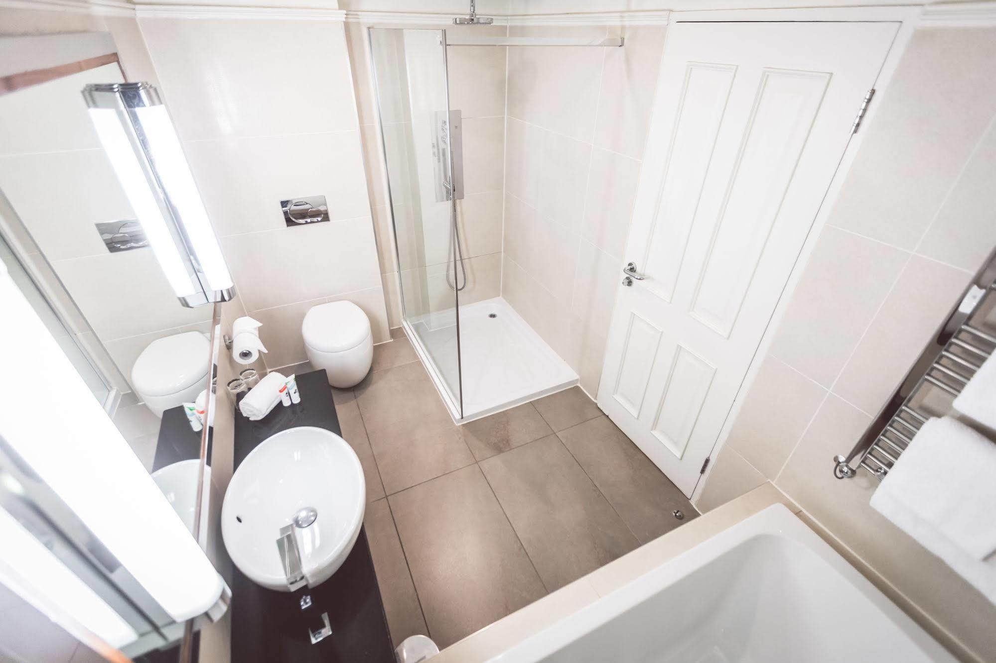 Hotel Dukes At Queens Belfast
