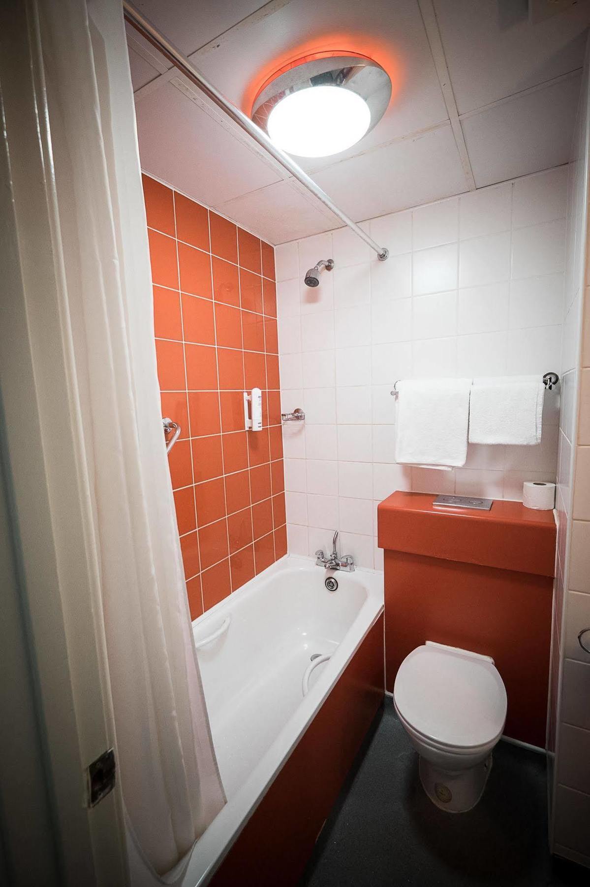 Travelodge 3*