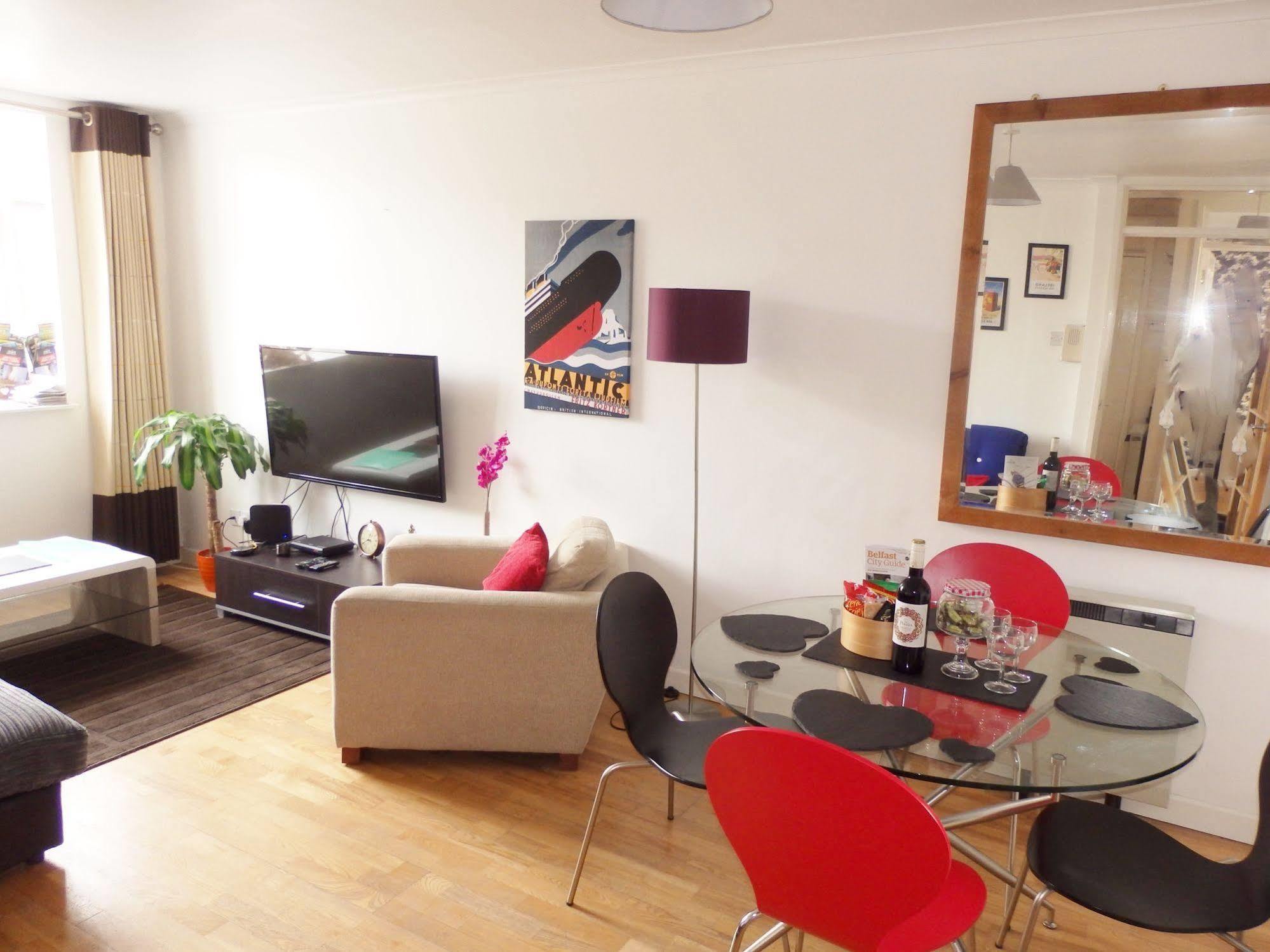 Excellent Location - City Centre - Parking - 4 Beds -2 Bedrooms Belfast
