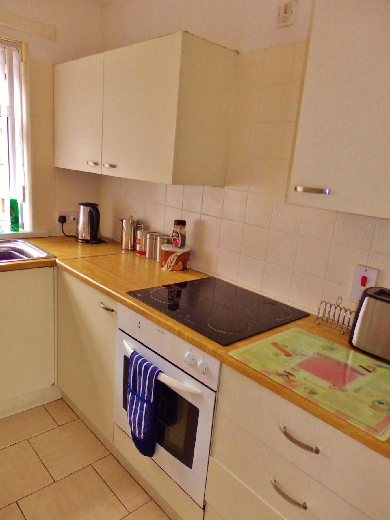 Apartment Perfect Location - Parking - 3 Beds - 2 Bedrooms Belfast