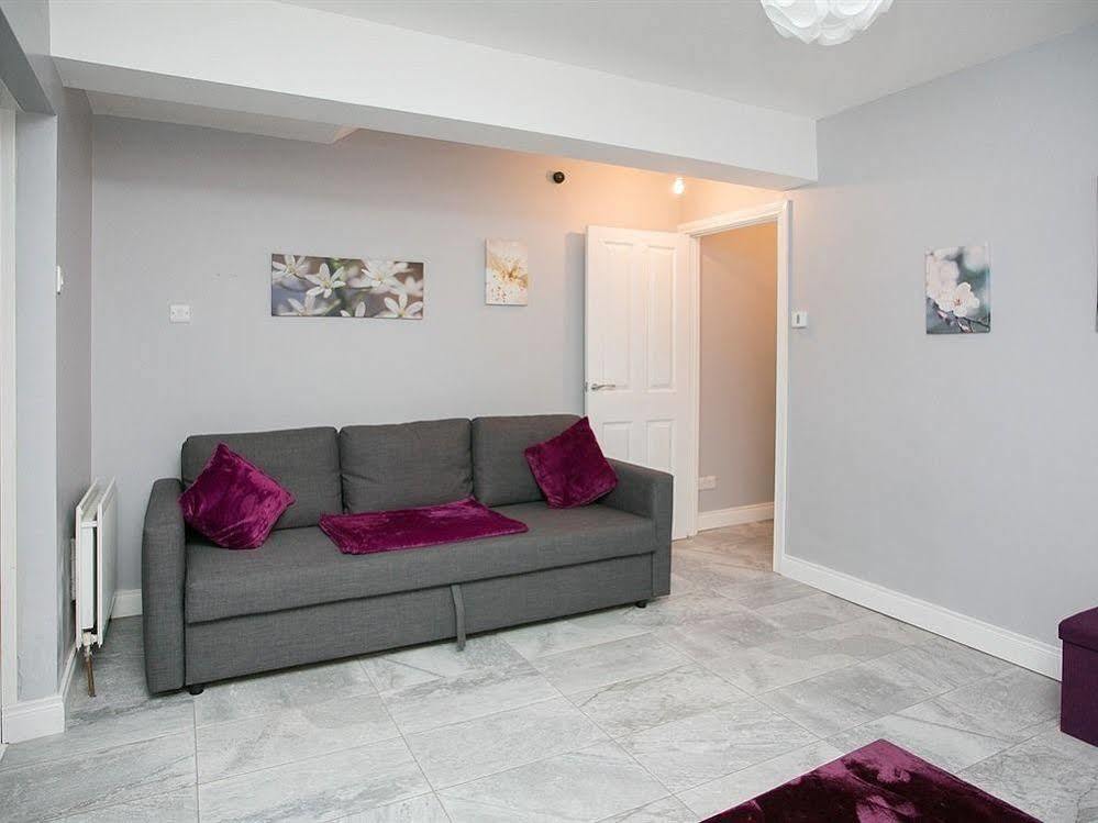 Queens Quarter Wellesley Avenue Apartment Belfast