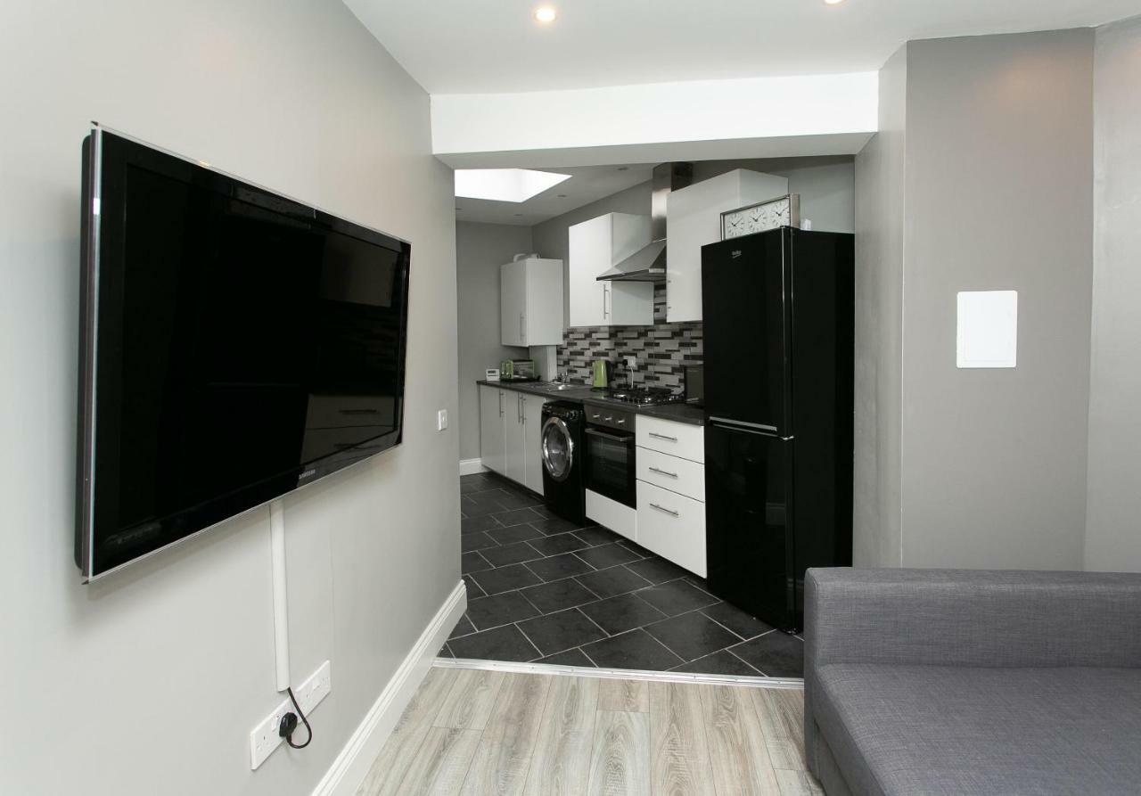 Holiday home 11 College Place North Belfast