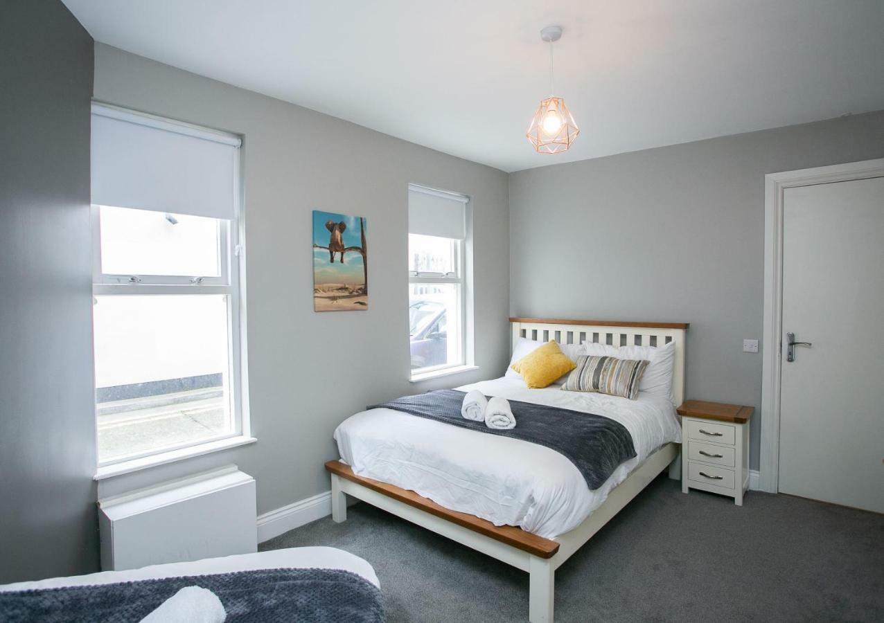 11 College Place North Belfast