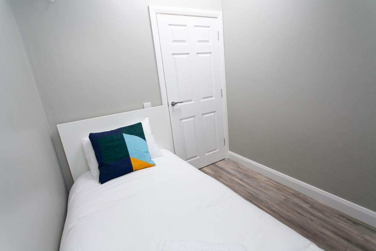 Road Apartment