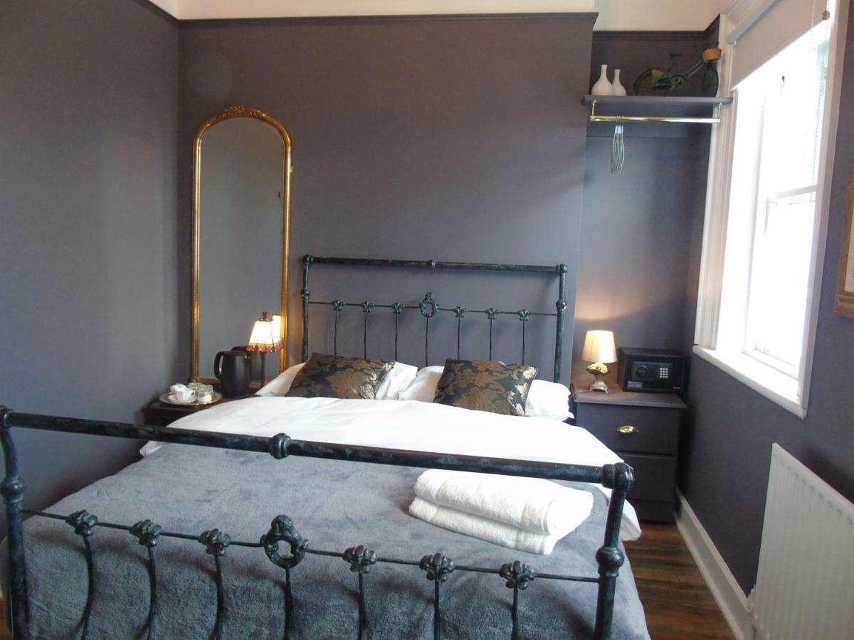 Bed & Breakfast The Warren Belfast