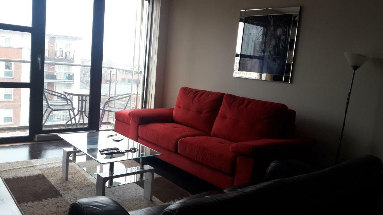 Modern 2 Bed With Balcony Belfast
