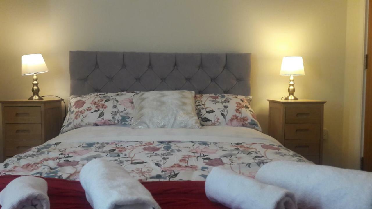 Modern 2 Bed With Balcony Apartment