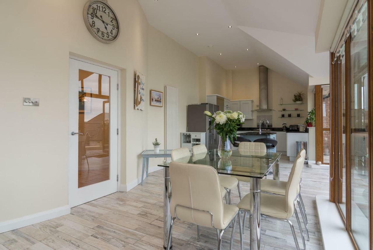 Penthouse, Park Royal Apartments, 841 Lisburn Road