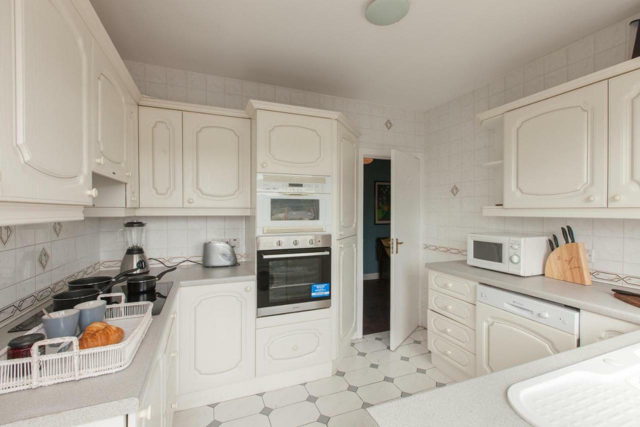 Knockhill Court Apartment *