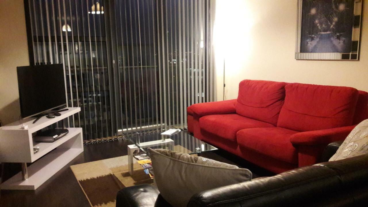 Apartment Modern 2 Bed With Balcony *