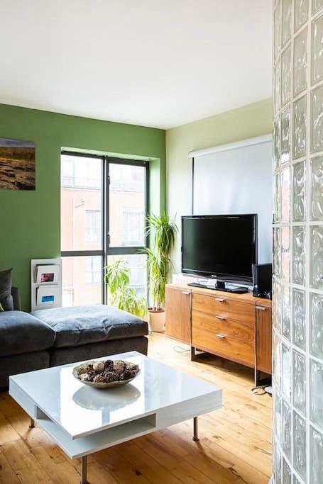 Spacious Centre Duplex *