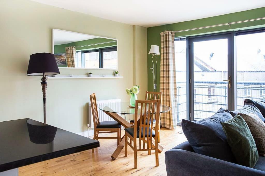 Spacious Centre Duplex *