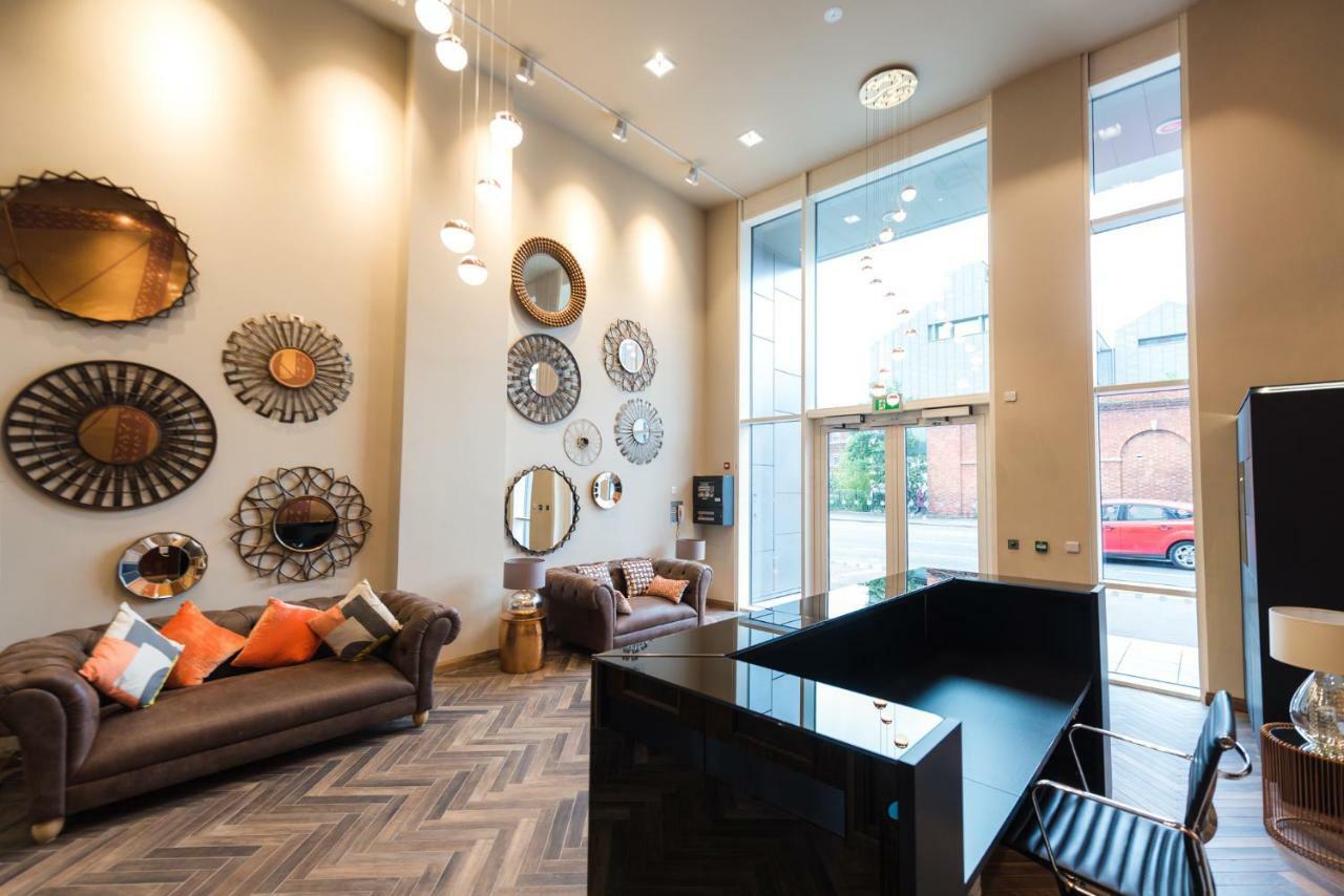 5 Star Brand New Centre Apartment Belfast