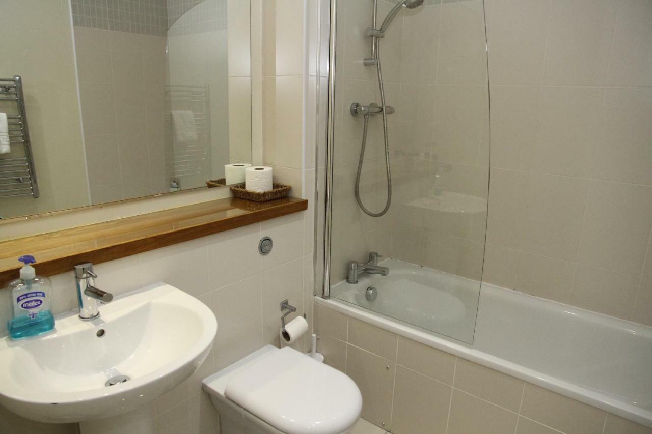 Apartment Centre *