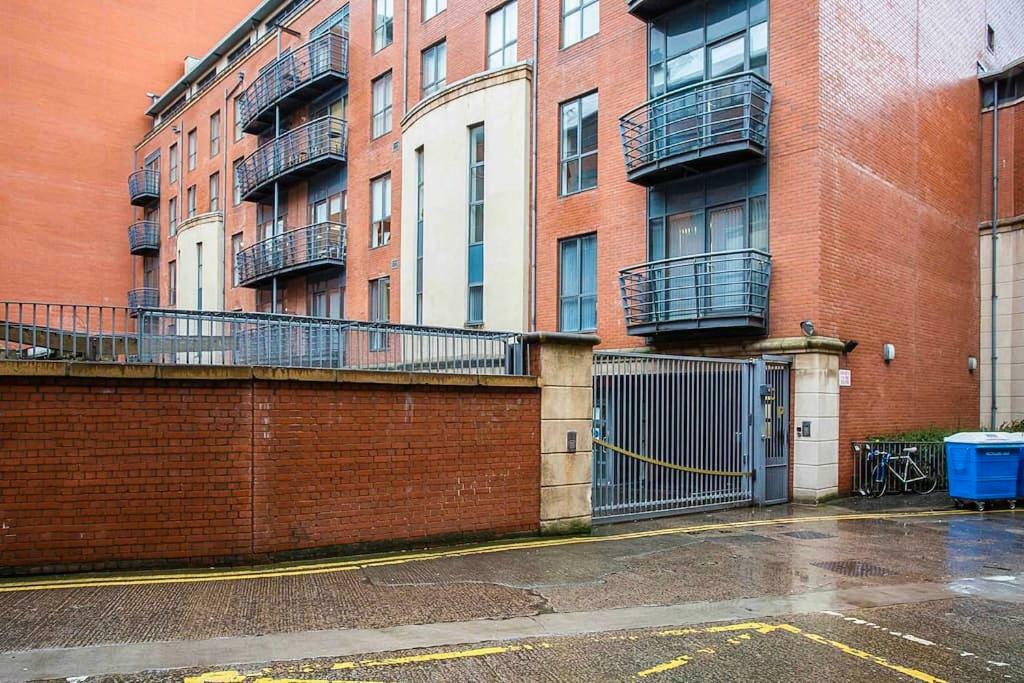 Spacious Centre Duplex Apartment *