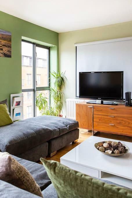 Spacious Centre Duplex Apartment *