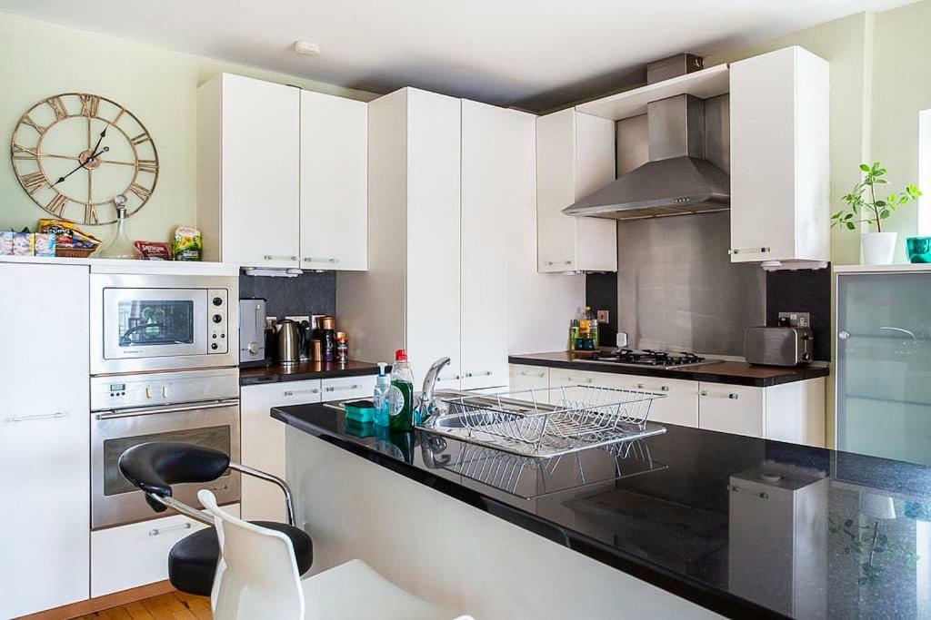 Spacious Centre Duplex Apartment *