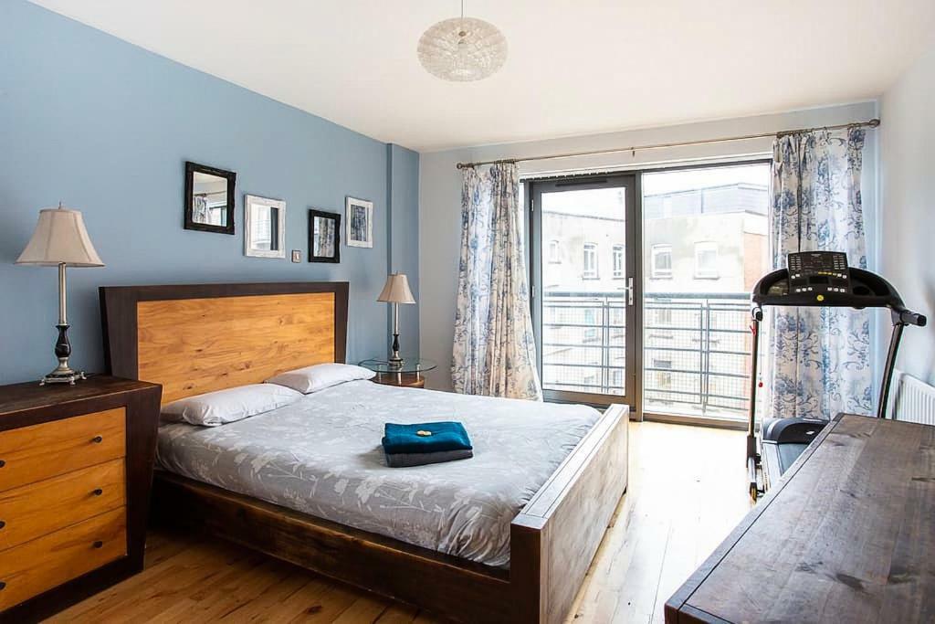Spacious Centre Duplex *