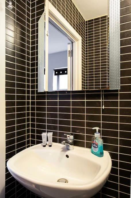 Spacious Centre Duplex *