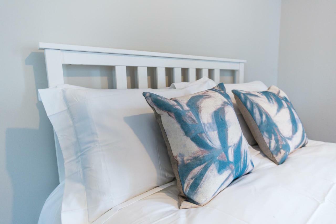 Apartment 5 Star Brand New Centre *