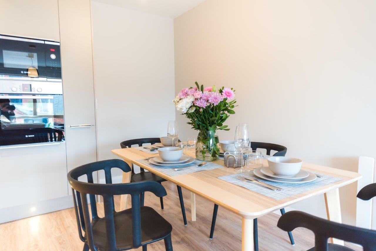 5 Star Brand New Centre Apartment *