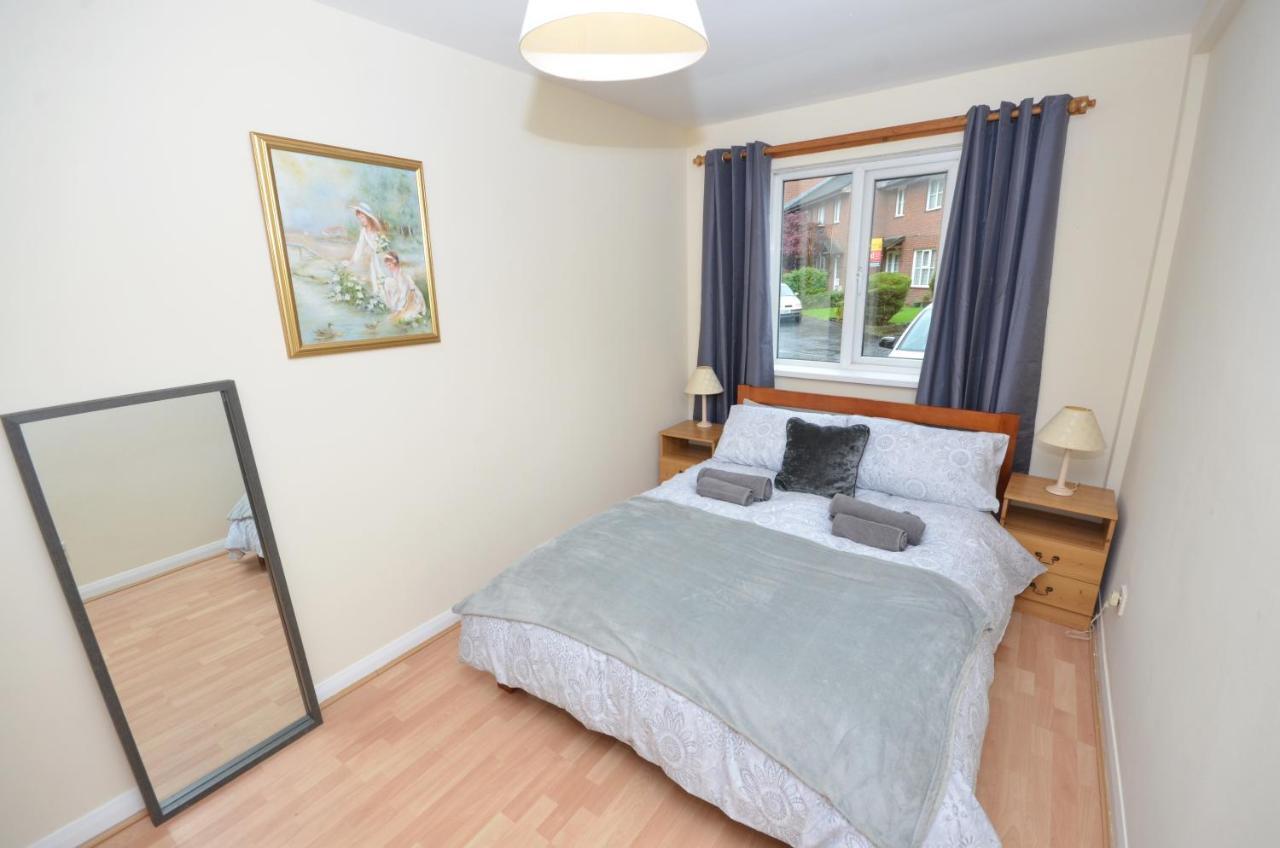 Bright Stylish 2 Bedroom Garden South Close To Everything Apartment