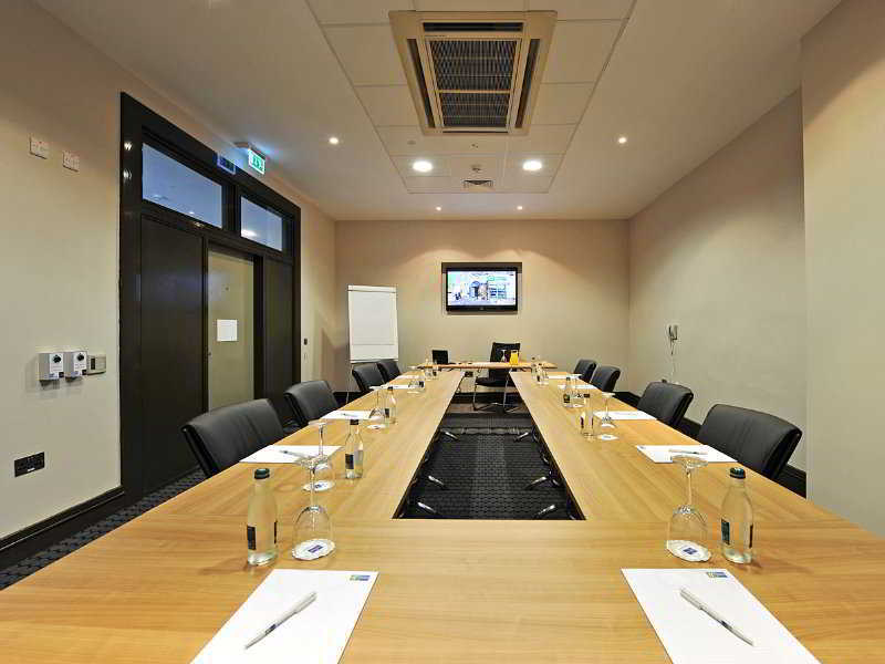 Express By Ihg Hotel 3*