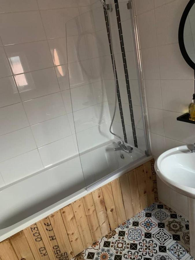 Ebor. *cosy*homli*parking*wifi*smart Holiday home *