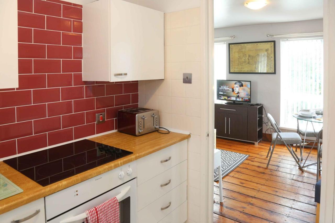 Apartment Perfect Location - Parking - 3 Beds - 2 Bedrooms