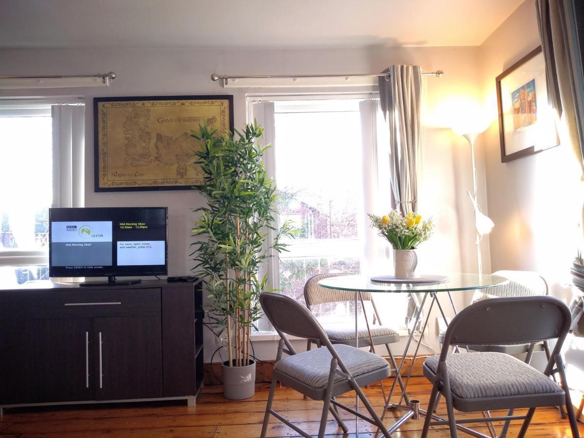 Apartment Perfect Location - Parking - 3 Beds - 2 Bedrooms
