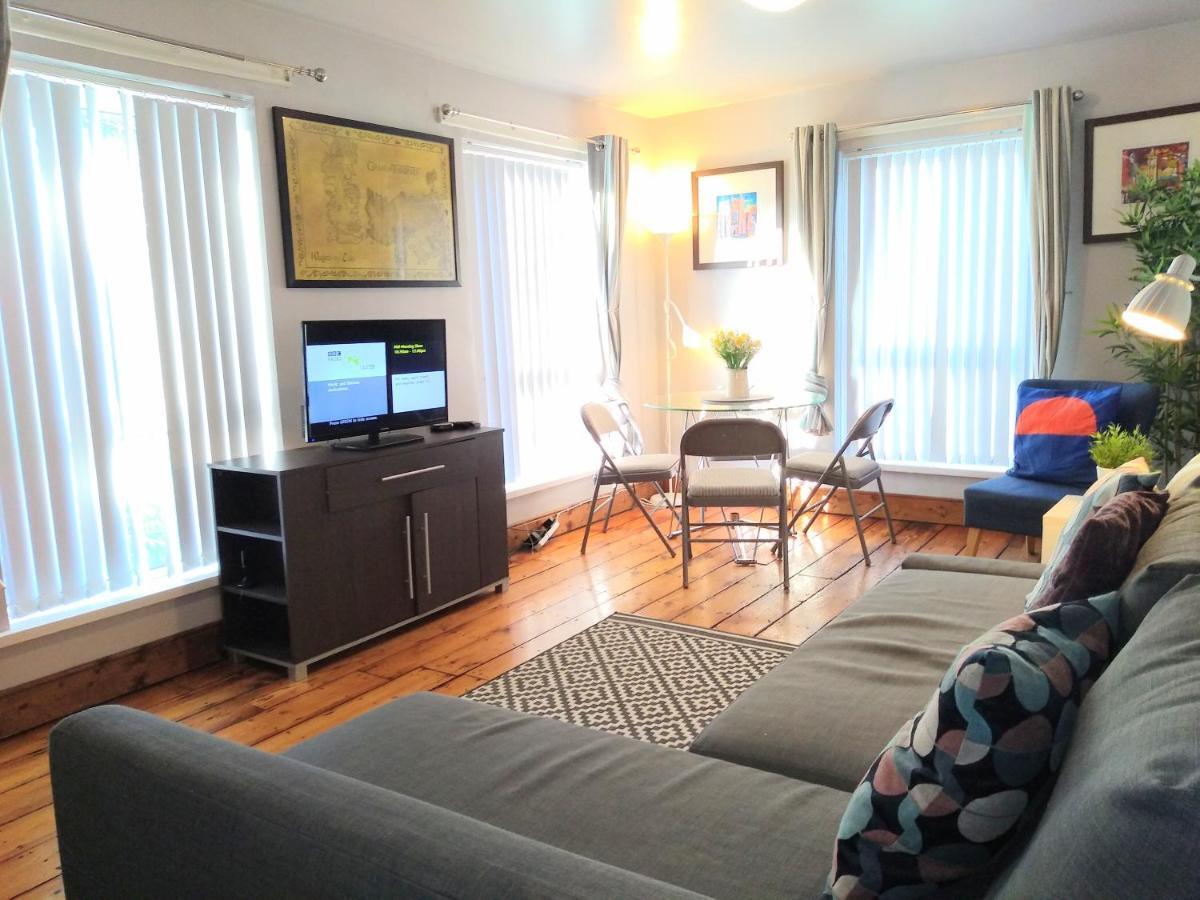 Perfect Location - Parking - 3 Beds - 2 Bedrooms