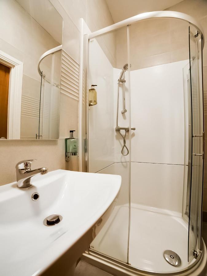 Hotel The Old Bank, Crumlin Road 3*